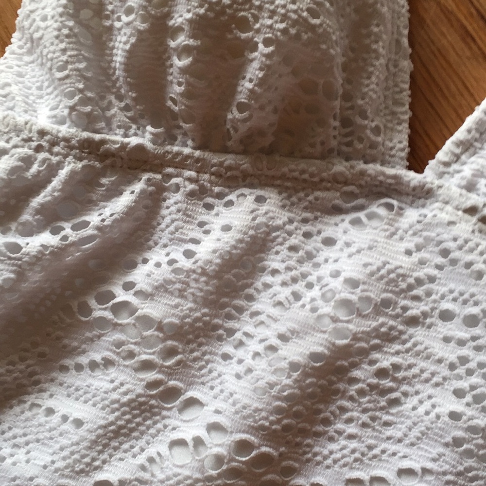 Mossimo white swim top. Xs - Picture 2 of 4